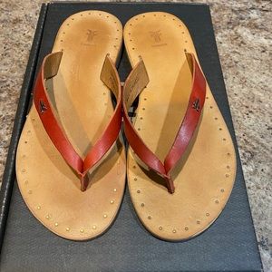 SM feet FRYE sisters 🥰🎅🏻 Ally Logo Flips Sz 5.5